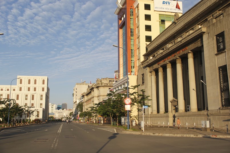 Đợt nghỉ lễ 2- 9 năm nay k&eacute;o d&agrave;i 4 ng&agrave;y n&ecirc;n phần đ&ocirc;ng người S&agrave;i G&ograve;n chọn c&aacute;ch về qu&ecirc;. (ảnh chụp tại Đại lộ V&otilde; Văn Kiệt).