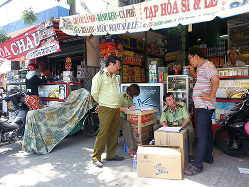 Thu gần 18.000 bao thuốc lá lậu