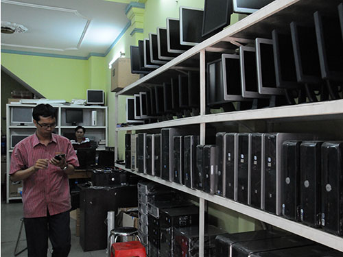 Siết nhập “rác” công nghệ