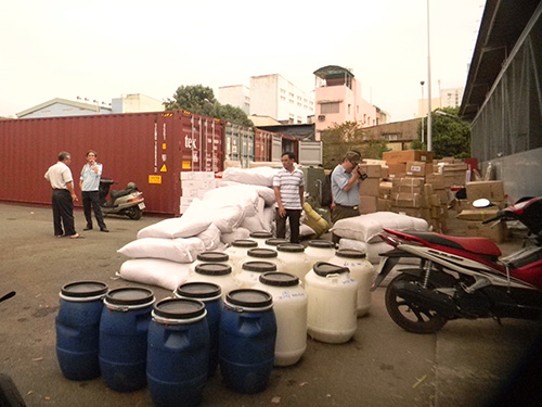 Mặt hàng hóa chất: Đầy rẫy nguy cơ