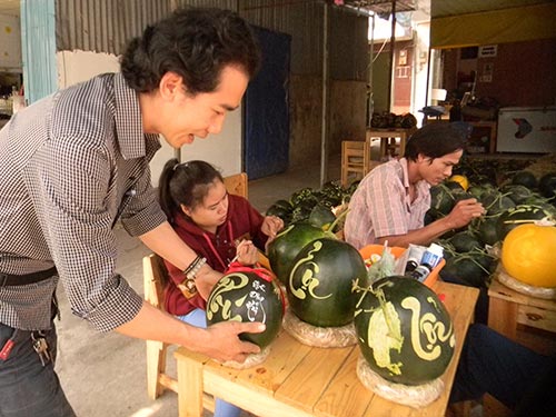 Chen chân mua sắm