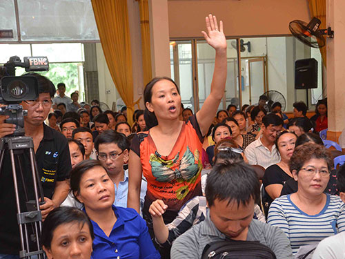 Tiểu thương nghẹn ngào