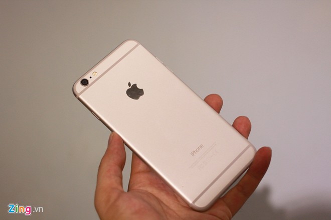 Đập hộp iPhone 6 Plus đầu ti&ecirc;n tại Việt Nam