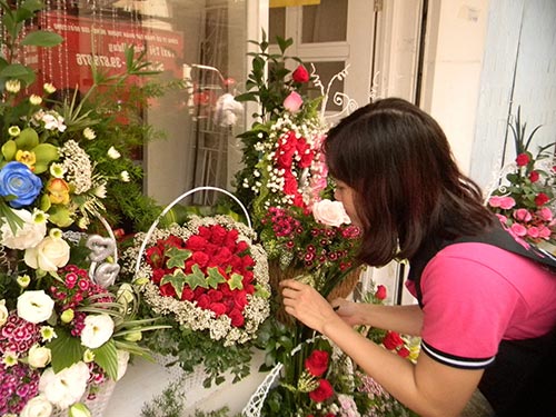 Hồng nhung vẫn được chuộng nhất vì là loài hoa biểu tượng của tình yêu