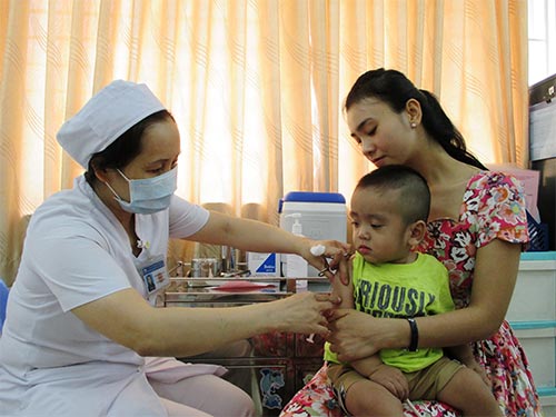 Ti&ecirc;m ngừa cho trẻ tại Bệnh viện Phụ sản Từ Dũ