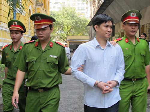 Vì sao ngân hàng mất tiền?