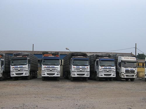 Đo&agrave;n xe vận tải của C&ocirc;ng ty TNHH Vận tải Trung Th&agrave;nh Ảnh: TRỌNG ĐỨC