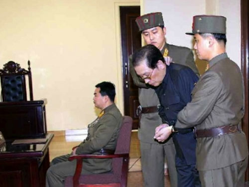 Triều Tiên xử tử toàn bộ gia đình ông Jang Song-thaek?