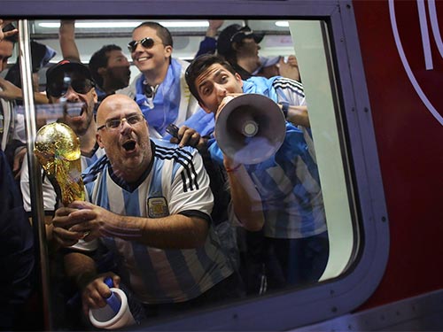 Một World Cup cân bằng