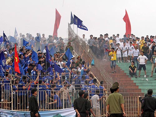 Cầu thủ Than Quảng Ninh bất mãn