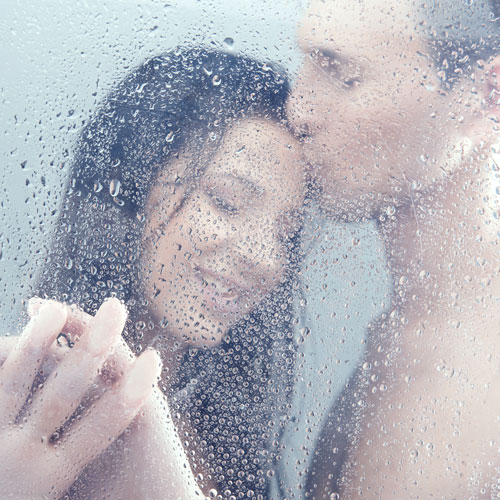 Áp lực từ công việc và cuộc sống hàng ngày có thể khiến chàng bị stress và thờ ơ với sex. Ảnh: Womens Health