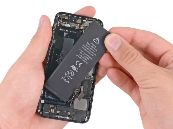 Apple thay pin miễn phí cho iPhone 5