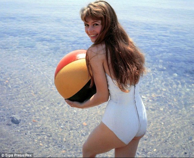 Ng&ocirc;i sao m&agrave;n bạc Brigitte Bardot qua đời tuổi 91 - Ảnh 2.