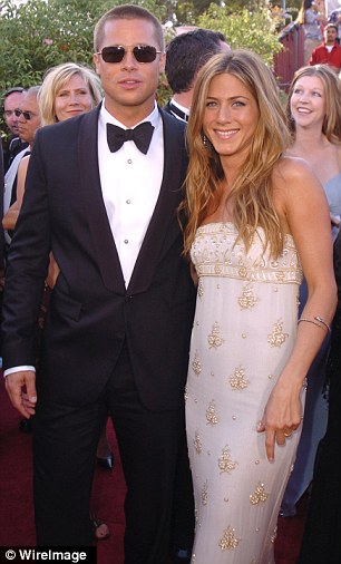 Brad v&agrave; vợ cũ Jennifer Aniston