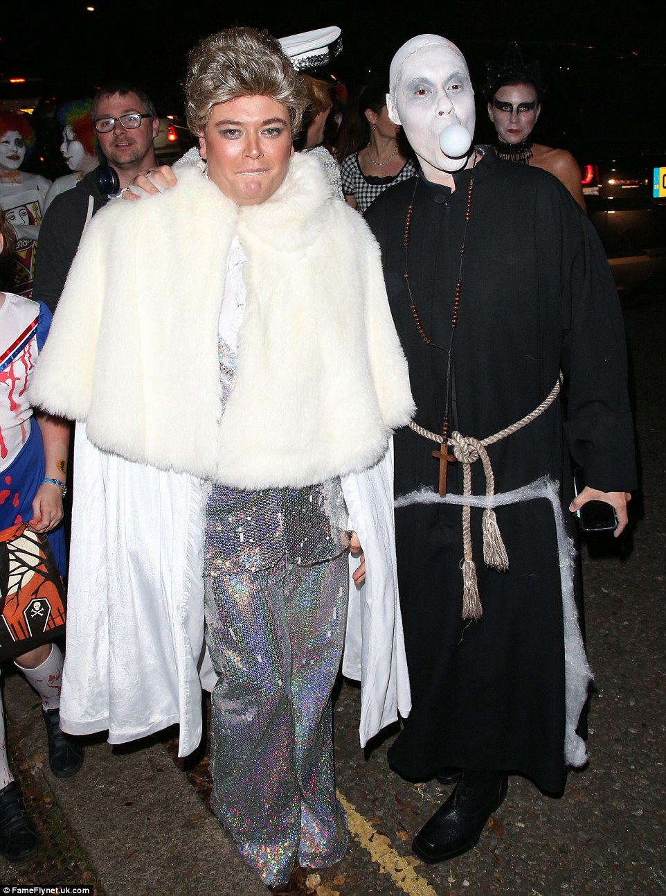 Alan Carr (tr&aacute;i) v&agrave;&nbsp;Gok Wan