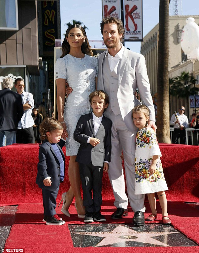 Cả gia đ&igrave;nh t&agrave;i tử Matthew