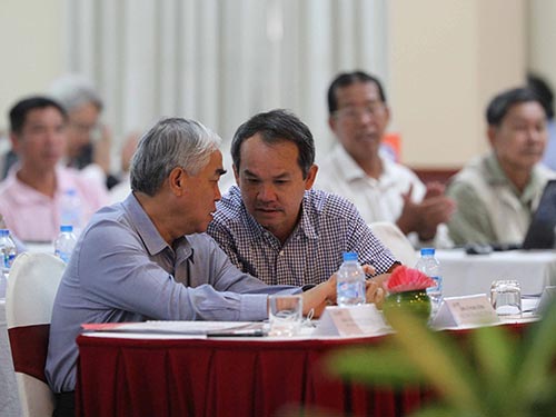Rất nhiều người chờ đợi bóng đá nước nhà sẽ thay đổi khi hai ông Lê Hùng Dũng (trái) và Đoàn Nguyên Đức trúng cử các chức danh lãnh đạo chủ chốt của VFF Ảnh: Quang Liêm