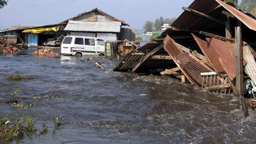 Th&agrave;nh phố Port Blair ở Ấn Độ bị s&oacute;ng thần t&agrave;n ph&aacute; h&ocirc;m 26-12-2004Ảnh: REUTERS
