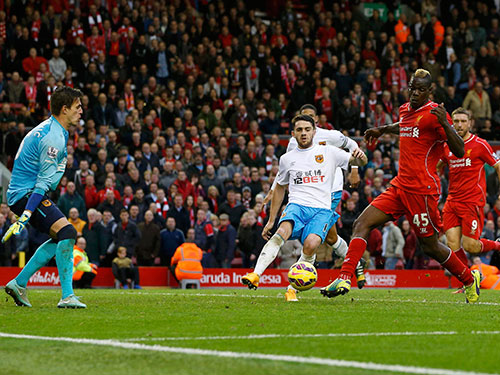 Liverpool bước vào tuần giông bão