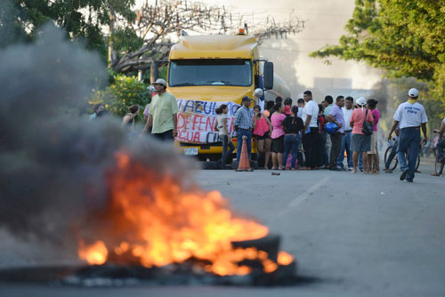Kênh đào Nicaragua, Panama cùng gặp “hạn”
