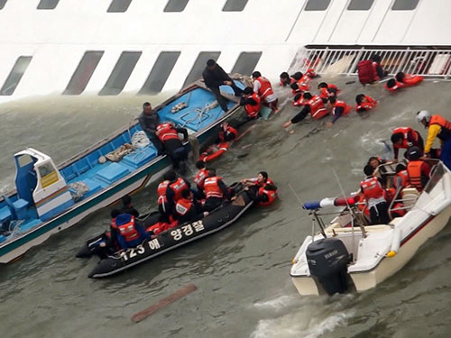 Thủy thủ đoàn tàu Sewol khai báo gian dối