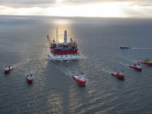 M&ocirc;̣t d&agrave;n khoan tại khu mỏ Prirazlomnaya của Nga ở Bắc Cực Ảnh: oilrig-photos.com