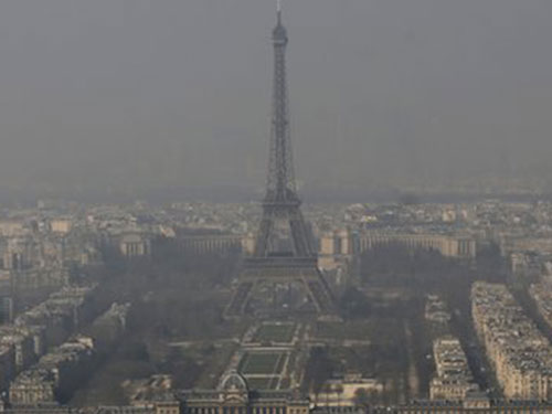 Paris hạn chế xe để chống ô nhiễm