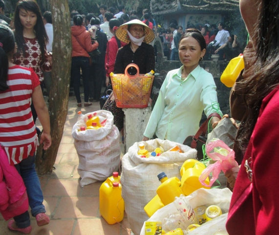 Dịch vụ b&aacute;n can, chai lọ kiếm bội tiền
