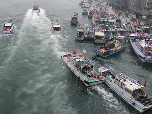 Th&aacute;ng 4-2013, Nhật Bản k&yacute; thỏa thuận cho ph&eacute;p Đ&agrave;i Loan đ&aacute;nh c&aacute; gần Senkaku/Điếu Ngư 
Ảnh: REUTERS