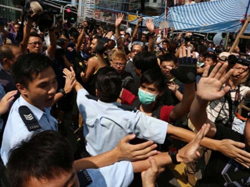 Lãnh đạo Hồng Kông gửi “tối hậu thư” đến người biểu tình