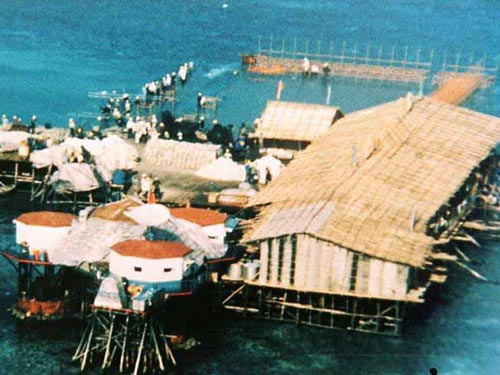 H&igrave;nh ảnh về hoạt động tr&aacute;i ph&eacute;p của Trung Quốc tr&ecirc;n quần đảo Trường Sa do Bộ Quốc ph&ograve;ng Philippines c&ocirc;ng bố Ảnh: INTERNATIONAL BUSINESS TIMES