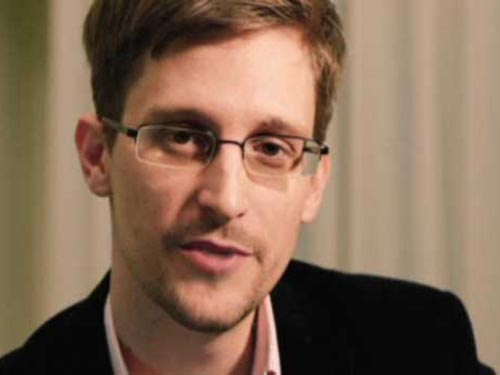 Edward Snowden nhận được sự ủng hộ của báo The New York Times (Mỹ) và The Guardian (Anh) Ảnh: CBC