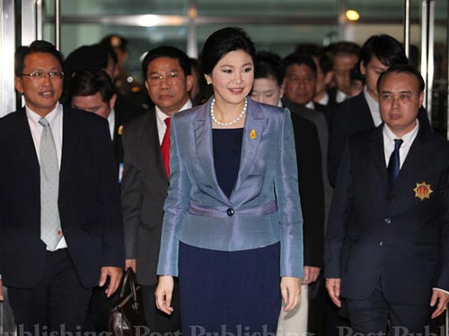 Thủ tướng Yingluck Shinawatra xuất hiện ở Tòa án Hiến pháp ngày 6-5 Ảnh: THE BANGKOK POST