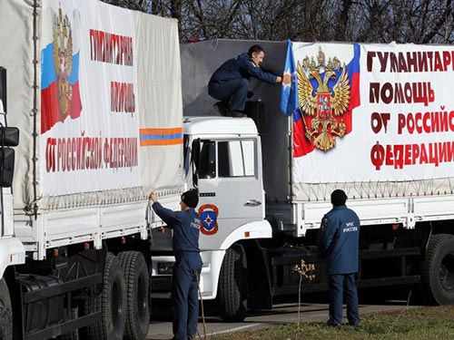Ukraine k&ecirc;u gọi Nga ngừng khi&ecirc;u kh&iacute;ch bằng c&aacute;c đo&agrave;n xe  cứu trợ v&igrave; cho rằng đ&oacute; l&agrave; c&aacute;ch Nga tiếp tế cho phe ly khai   Ảnh: ITAR-TASS
