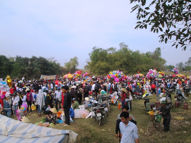 "Đánh nhau” để cầu may