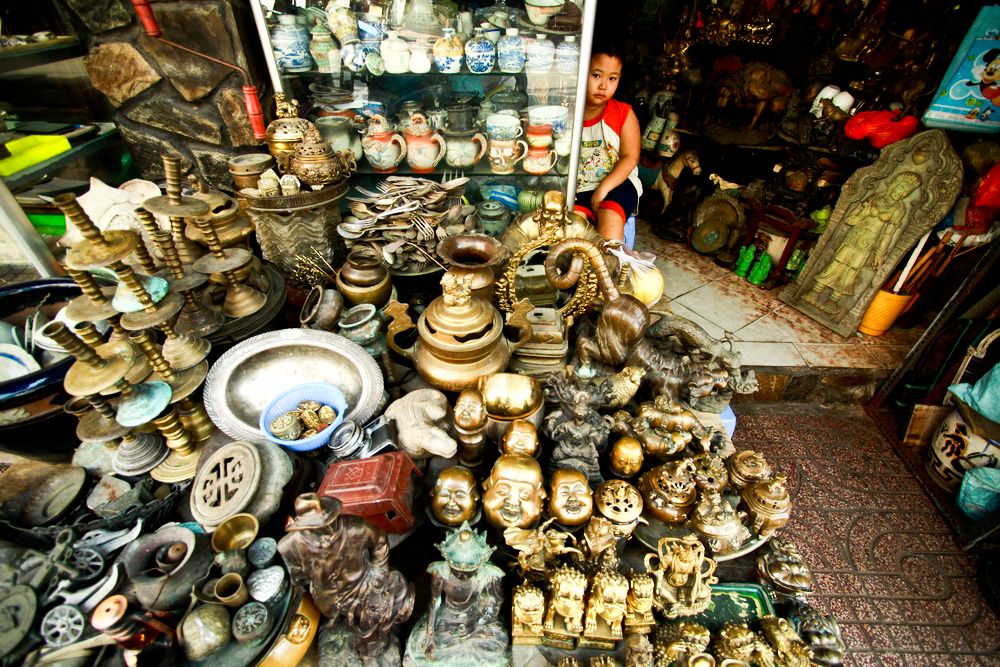 Những đại gia từ hè phố Lê Công Kiều