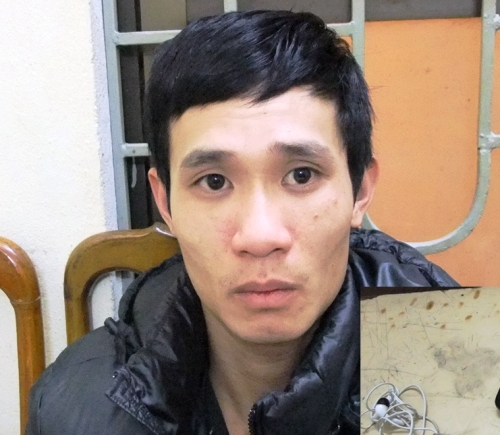 Đối tượng T&ugrave;ng khai đem s&uacute;ng theo để 