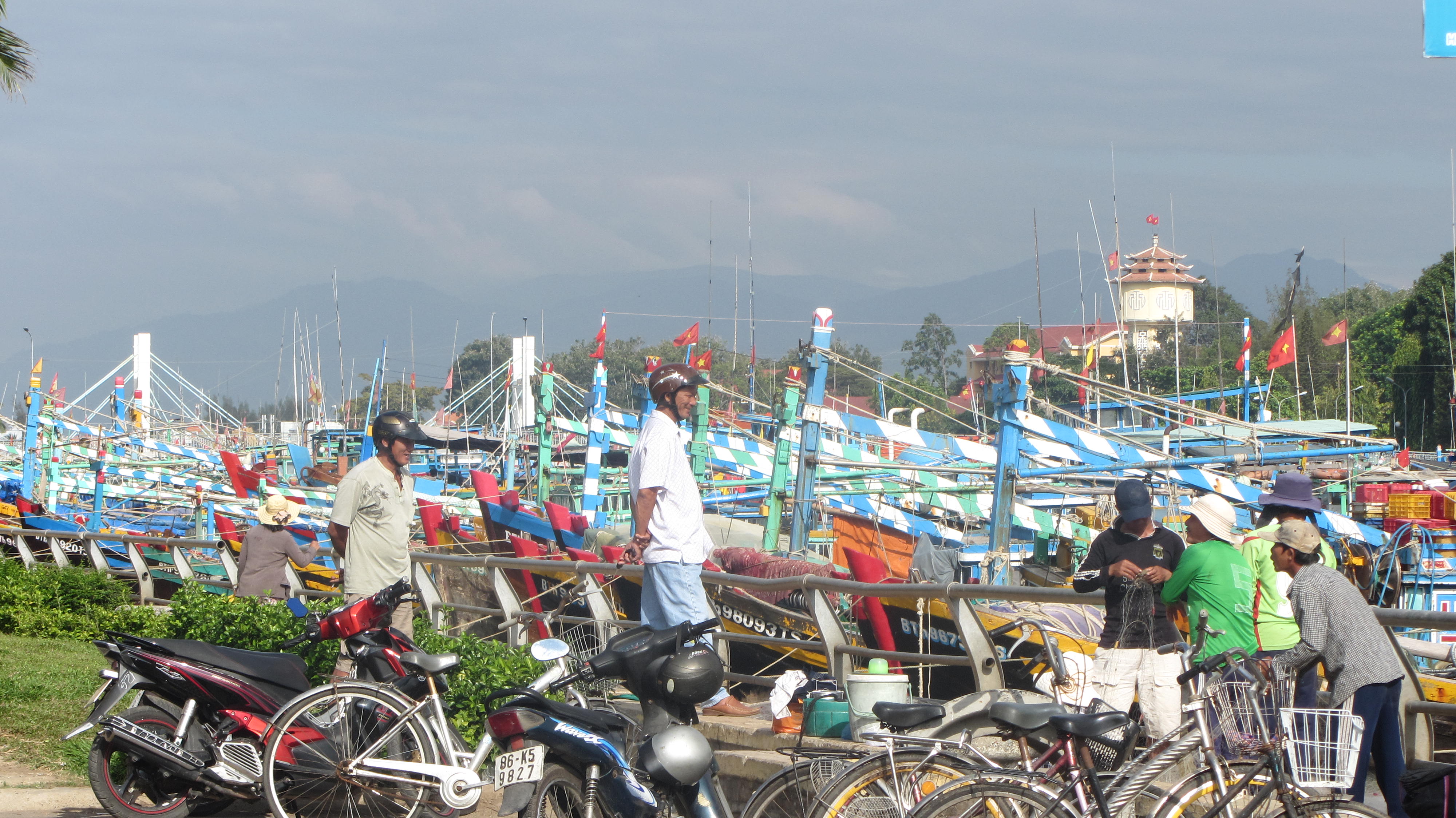 Người d&acirc;n TP Phan Thiết vẫn sinh hoạt b&igrave;nh thường