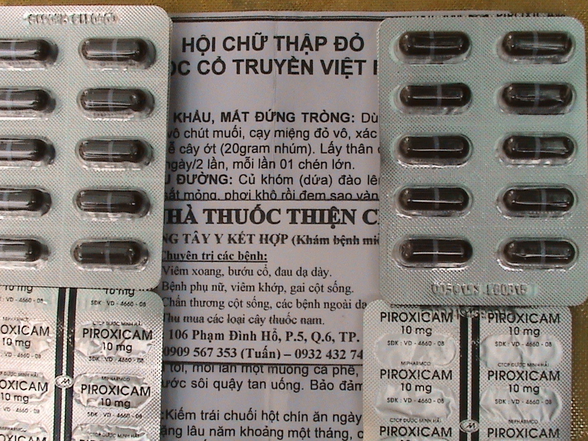 Chỉ bằng những gi&acirc;́y tờ photo, bọn lừa đảo đã mạo danh là người của H&ocirc;̣i chữ th&acirc;̣p đỏ TP HCM đ&ecirc;̉ chiếm đoạt tiền h&agrave;nh kh&aacute;ch.