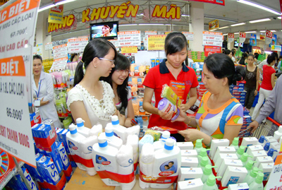 Quá ế, siêu thị đến tận nhà rước khách