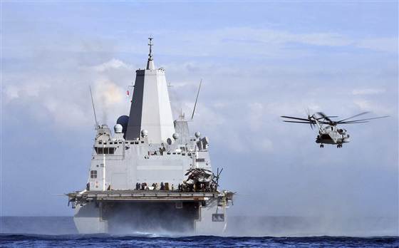 Tàu đổ bộ vận chuyển USS Mesa Verde của Mỹ. Ảnh: Reuters