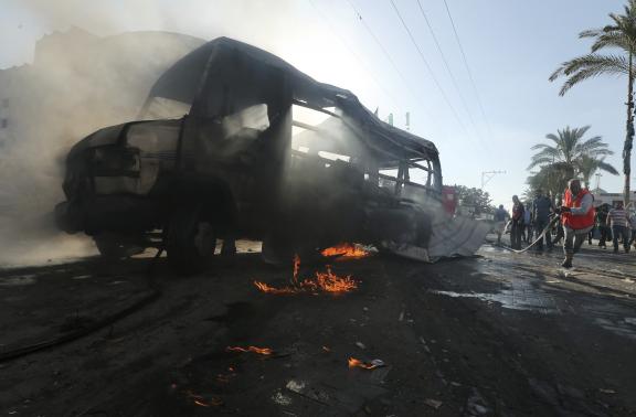 Quang cảnh hoang tàn sau các trận pháo kích của Israel vào Dải Gaza. Ảnh: Reuters