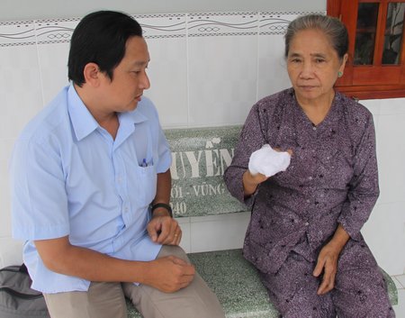 Rắn lục đuôi đỏ liên tiếp cắn người
