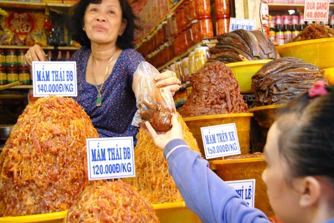 C&oacute; g&igrave; trong vương quốc mắm, kh&ocirc; c&aacute; độc nhất miền T&acirc;y?