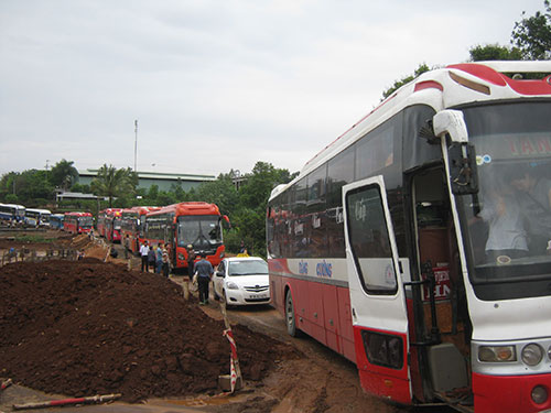 Kẹt xe nhiều giờ trên Quốc lộ 14 do thi công sai quy trình