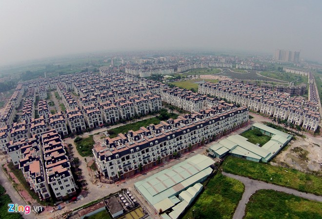 Hoang lạnh làng biệt thự Pháp ở Hà Nội