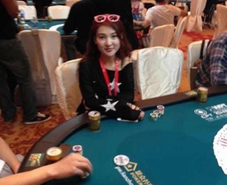Guo Meimei đánh bạc tại Macau. Ảnh: Weibo