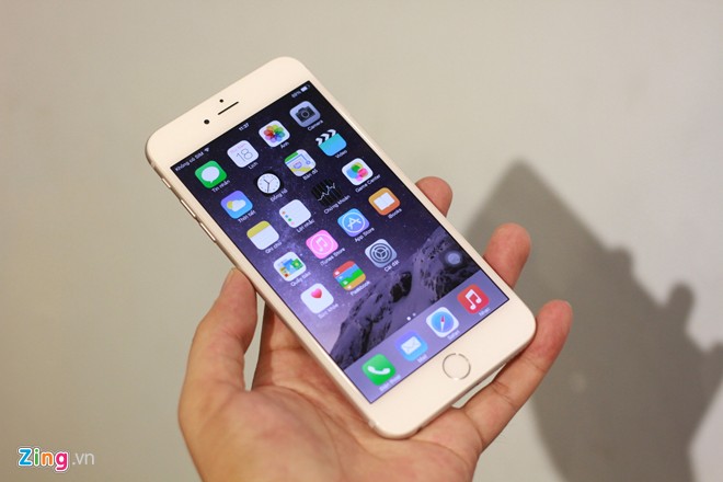Đập hộp iPhone 6 Plus đầu ti&ecirc;n tại Việt Nam
