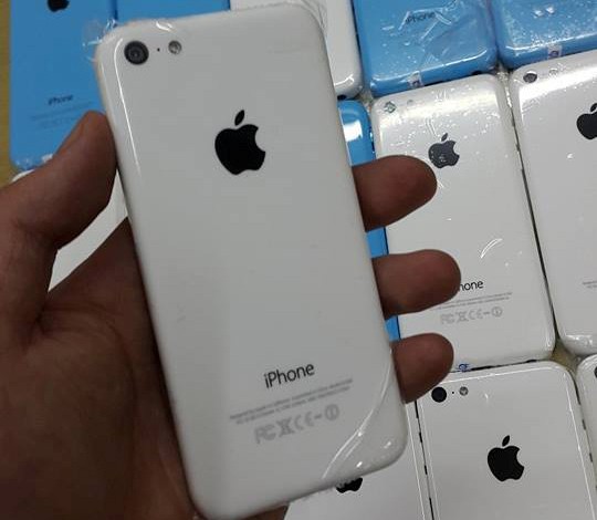 iPhone 5C hút khách tại Việt Nam