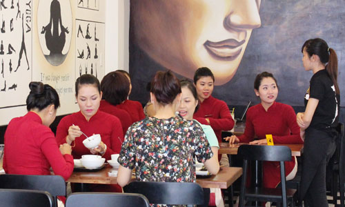 Kh&ocirc;ng gian qu&aacute;n đậu chay được thiết kế theo phong c&aacute;ch đương đại.